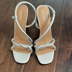 ABOUND ( Nordstrom brand ) silver strapped heels SZ 8 new